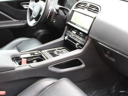 Used 2020 Jaguar F-PACE S image 26