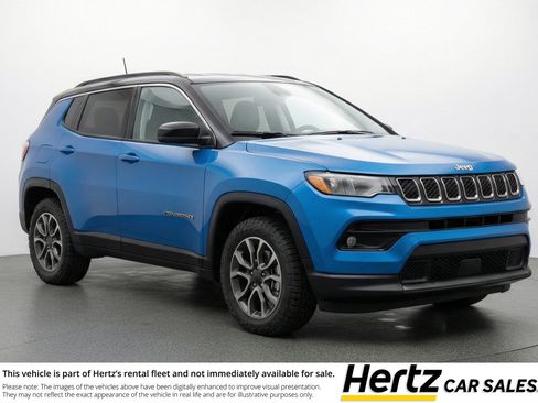 Used 2025 Jeep Compass Trailhawk w/ Trailer Tow Group AWD/4WD image 1