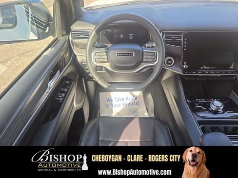 Used 2024 Jeep Wagoneer L Series II w/ Flexible Seating Group AWD/4WD image 15