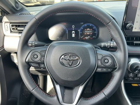 Used 2025 Toyota RAV4 XSE AWD/4WD image 27