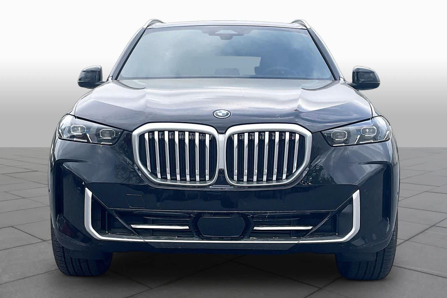 Used 2026 BMW X5 xDrive50e w/ Premium Package AWD/4WD image 3