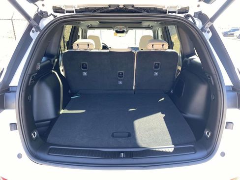 New 2026 Jeep Grand Cherokee Limited w/ Luxury Tech Group II image 39