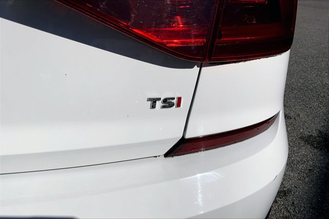 Used 2017 Volkswagen Passat 1.8T SE FWD image 7