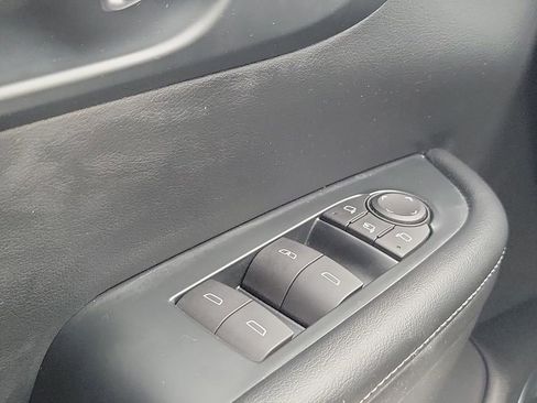 Used 2025 Buick Enclave Preferred w/ Power Package image 32