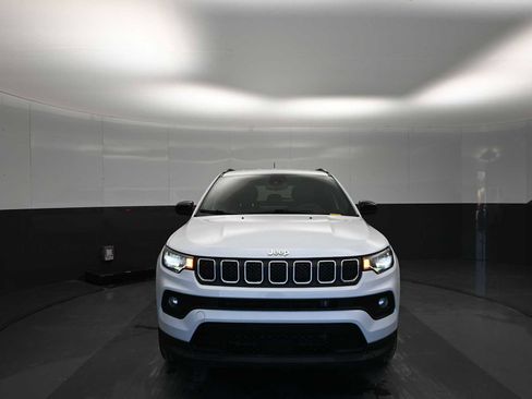 Used 2023 Jeep Compass Latitude image 18
