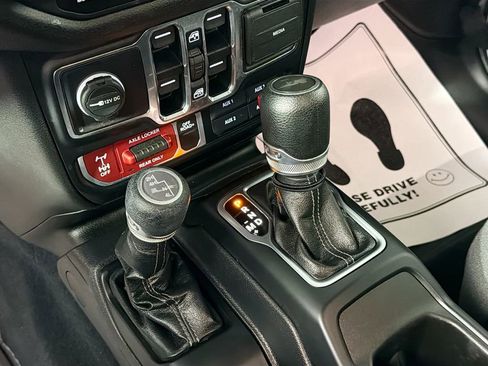 Used 2024 Jeep Wrangler Willys image 16