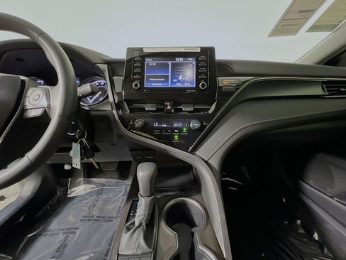 Used 2024 Toyota Camry SE FWD image 25