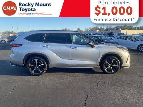 Used 2022 Toyota Highlander XSE image 8