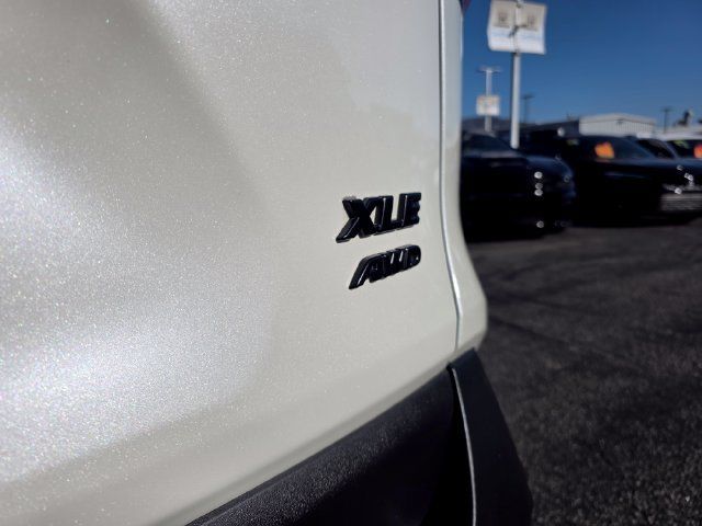 Used 2022 Toyota RAV4 XLE Premium AWD/4WD image 17