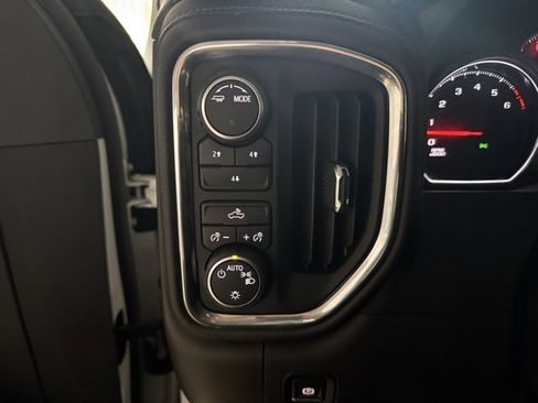 Used 2023 Chevrolet Silverado 2500 LT w/ Snow Plow Prep/Camper Package image 10