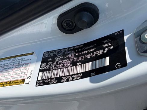 Used 2024 Toyota 4Runner SR5 AWD/4WD image 13
