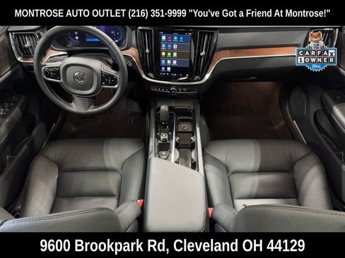 Used 2024 Volvo V60 B5 Cross Country Plus image 2