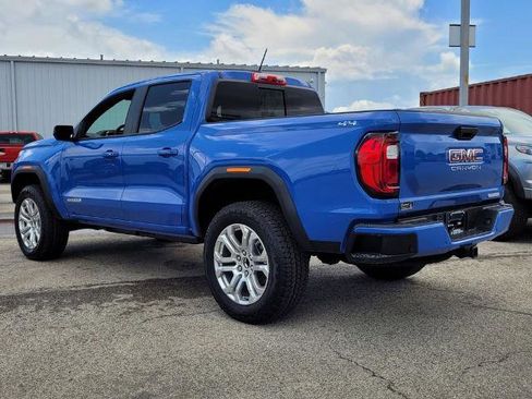 New 2025 GMC Canyon Elevation w/ Convenience Package image 2