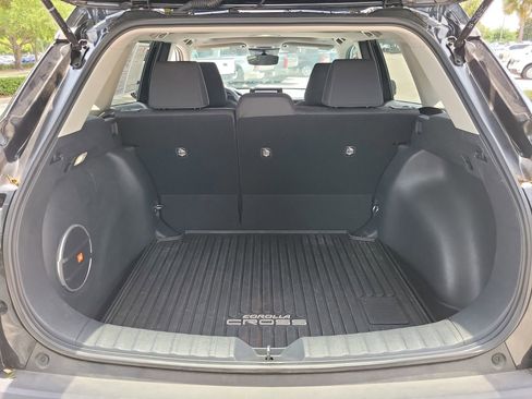 Used 2024 Toyota Corolla Cross LE w/ Moonroof Package FWD image 8