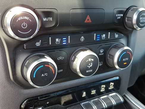 Used 2022 RAM 1500 Laramie w/ Sport Appearance Package AWD/4WD image 17