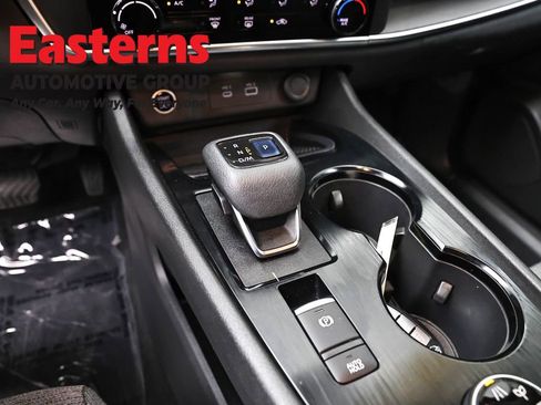 Used 2021 Nissan Rogue S AWD/4WD image 13