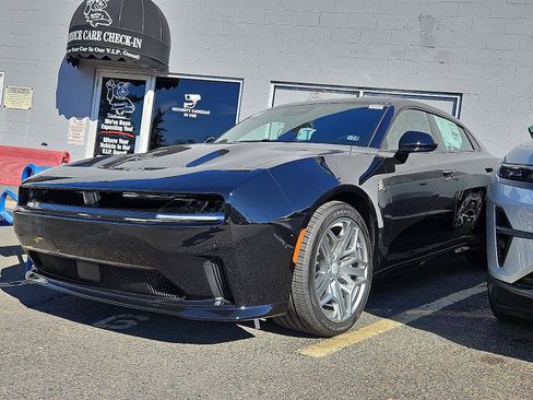 New 2026 Dodge Charger Daytona Scat Pack image 3
