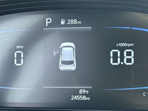 Used 2025 Hyundai Venue SEL FWD image 16