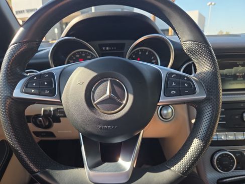 Used 2019 Mercedes-Benz SLC 300 image 16