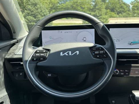 Used 2024 Kia EV6 Light RWD image 7