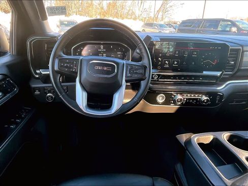 Used 2024 GMC Sierra 1500 SLT image 24