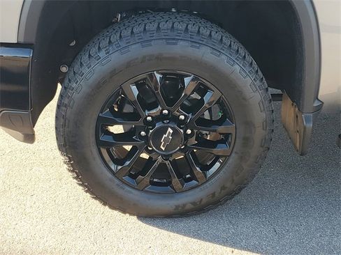 Used 2025 Chevrolet Silverado 2500 Custom w/ Custom Value Package image 31