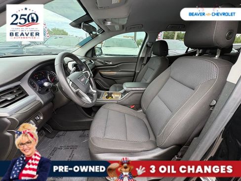 Used 2021 GMC Acadia SLE w/ Driver Convenience Package FWD image 13