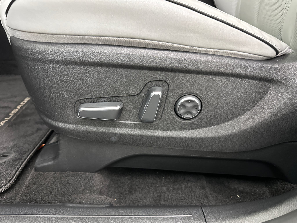 Used 2025 Hyundai Palisade SEL FWD image 10