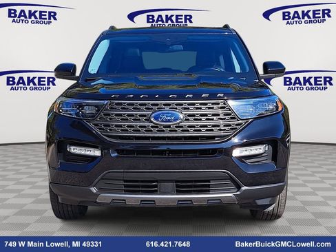 Used 2022 Ford Explorer XLT w/ XLT Sport Appearance Package image 2