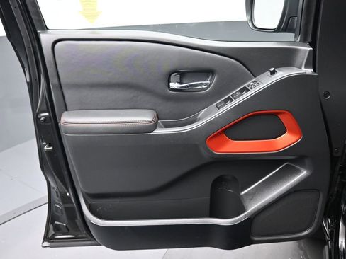 Used 2023 Nissan Frontier PRO-4X w/ Technology Package image 9