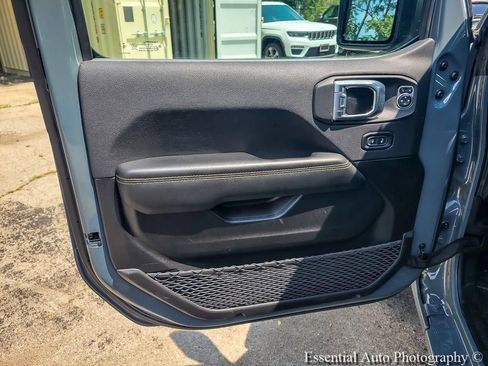 Used 2024 Jeep Wrangler Unlimited Sahara AWD/4WD image 19