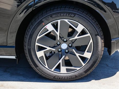 New 2026 Genesis GV60 RWD image 8