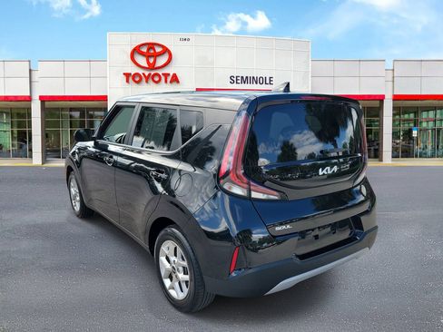 Used 2025 Kia Soul LX w/ LX Technology Package FWD image 4