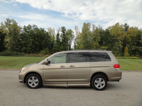 Used 2010 Honda Odyssey Touring image 26