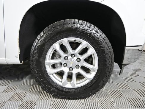 Used 2022 Chevrolet Silverado 1500 LT image 12