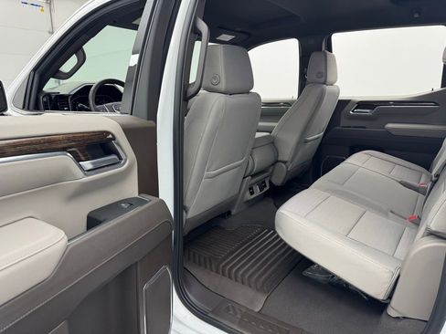 Used 2025 GMC Sierra 1500 SLE image 37