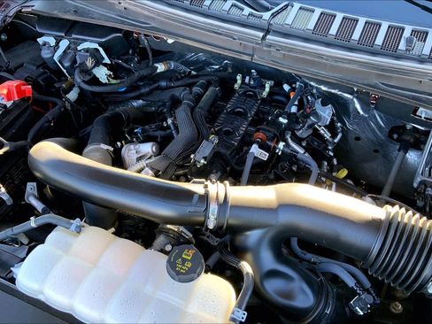 Used 2024 Ford Expedition Max XLT image 34