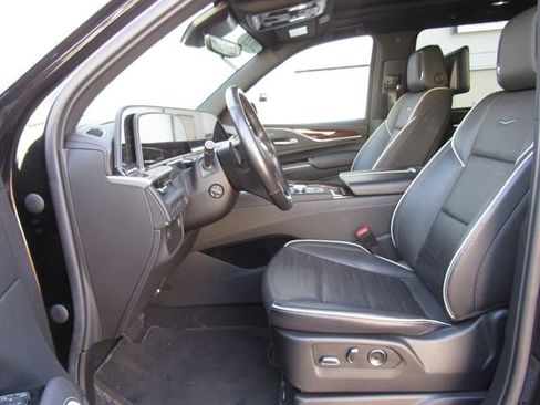 Used 2021 Cadillac Escalade ESV Premium Luxury w/ LPO, Radiant Package AWD/4WD image 10