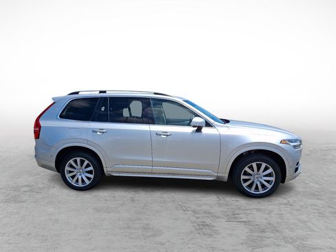 Used 2018 Volvo XC90 T6 Momentum w/ Convenience Package AWD/4WD image 6