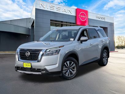 New 2025 Nissan Pathfinder SL