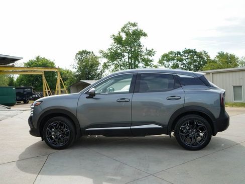 Used 2025 Nissan Kicks SR w/ SR Premium Package AWD/4WD image 18