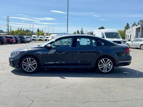 Used 2018 Volkswagen Passat 2.0T R-Line FWD image 3