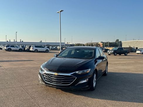 Used 2025 Chevrolet Malibu LT FWD image 8