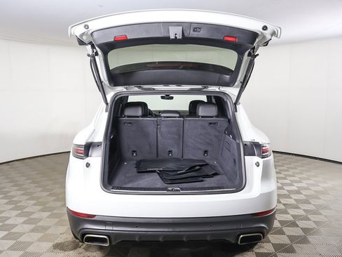 Used 2021 Porsche Cayenne image 16