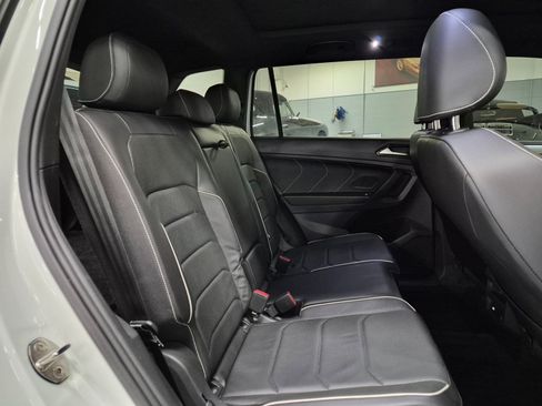 Used 2022 Volkswagen Tiguan SEL R-Line AWD/4WD image 17