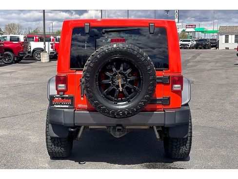 Used 2015 Jeep Wrangler Unlimited Sahara w/ Dual Top Group AWD/4WD image 4
