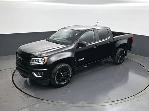 Used 2019 Chevrolet Colorado Z71 w/ Z71 Midnight Edition image 13