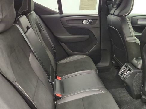 Used 2019 Volvo XC40 T5 R-Design AWD/4WD image 22