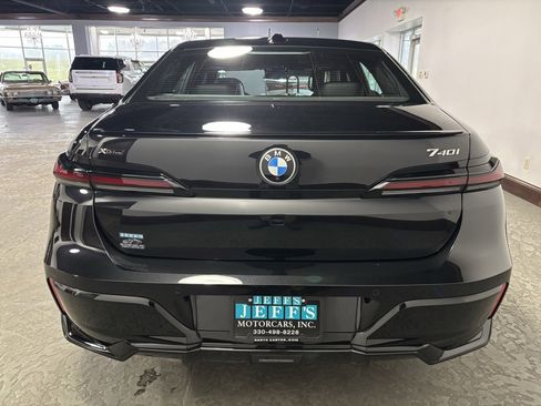 Used 2025 BMW 740i xDrive image 6