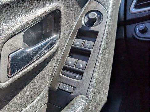 Used 2022 Chevrolet Trax LS w/ Tint and Cruise Package image 31